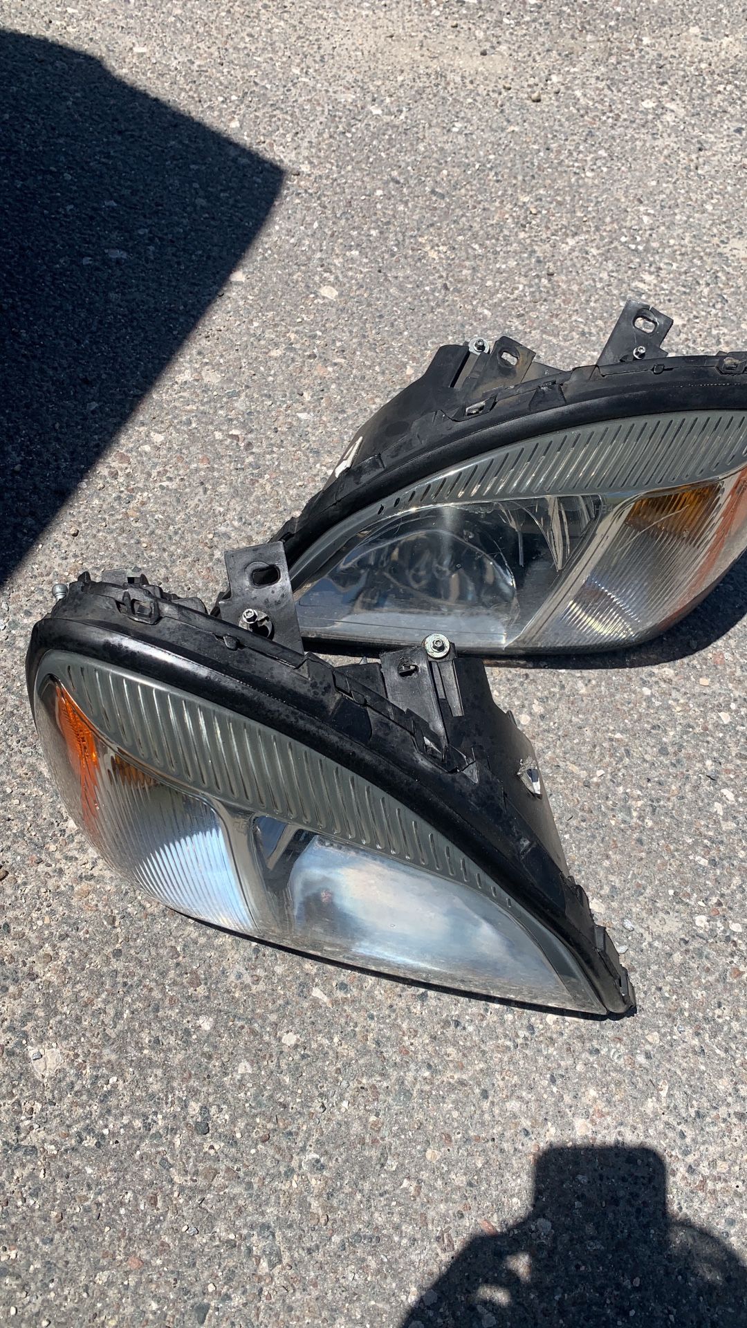 Cadillac Deville 2000-2005 headlights & grill