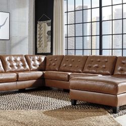 Baskove Auburn Large Leather RAF Sectional


