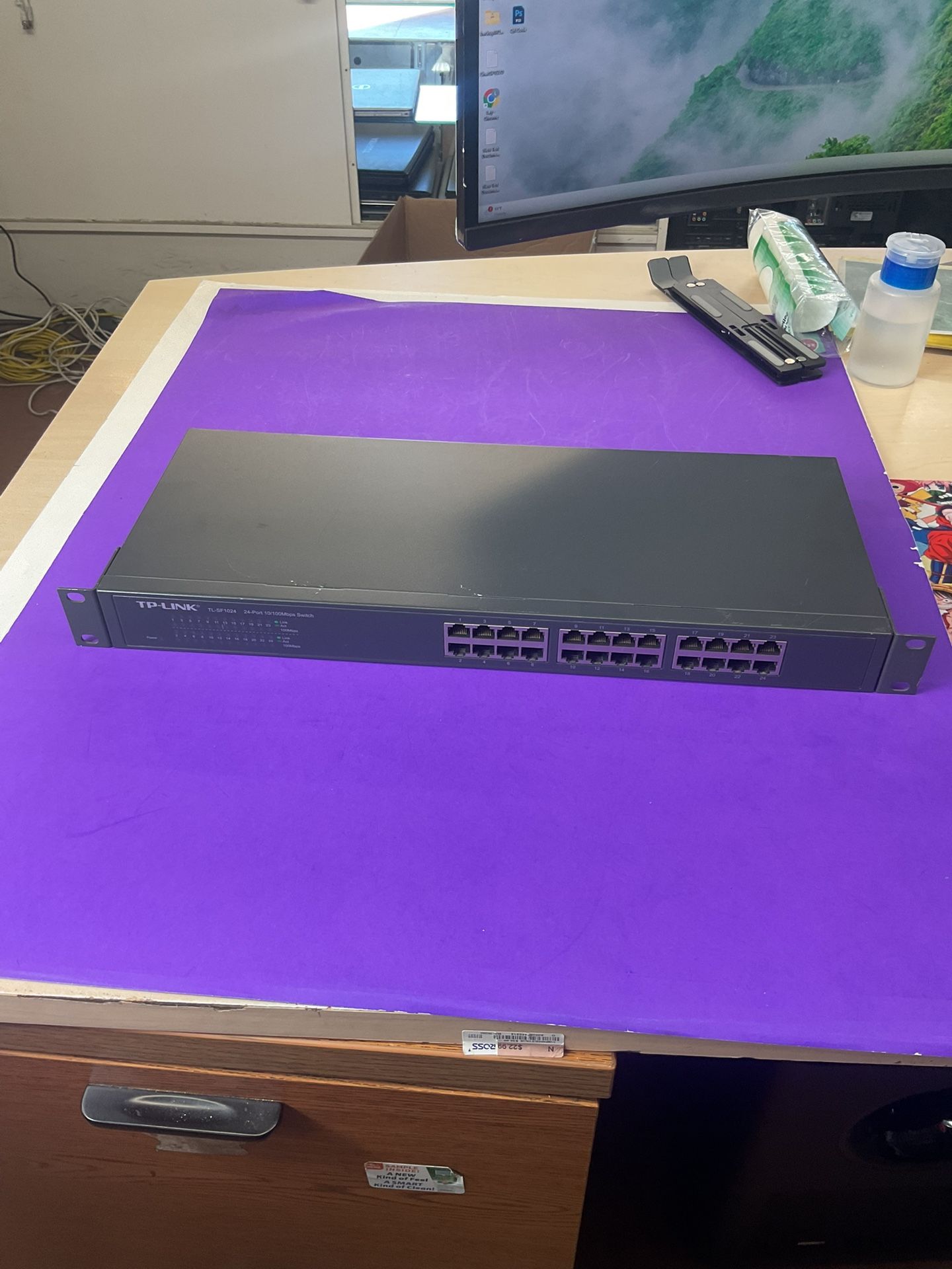TP-Link TL-SF1024 24-Port 10/100Mbps Fast Ethernet Switch β Rackmount, Plug & Play