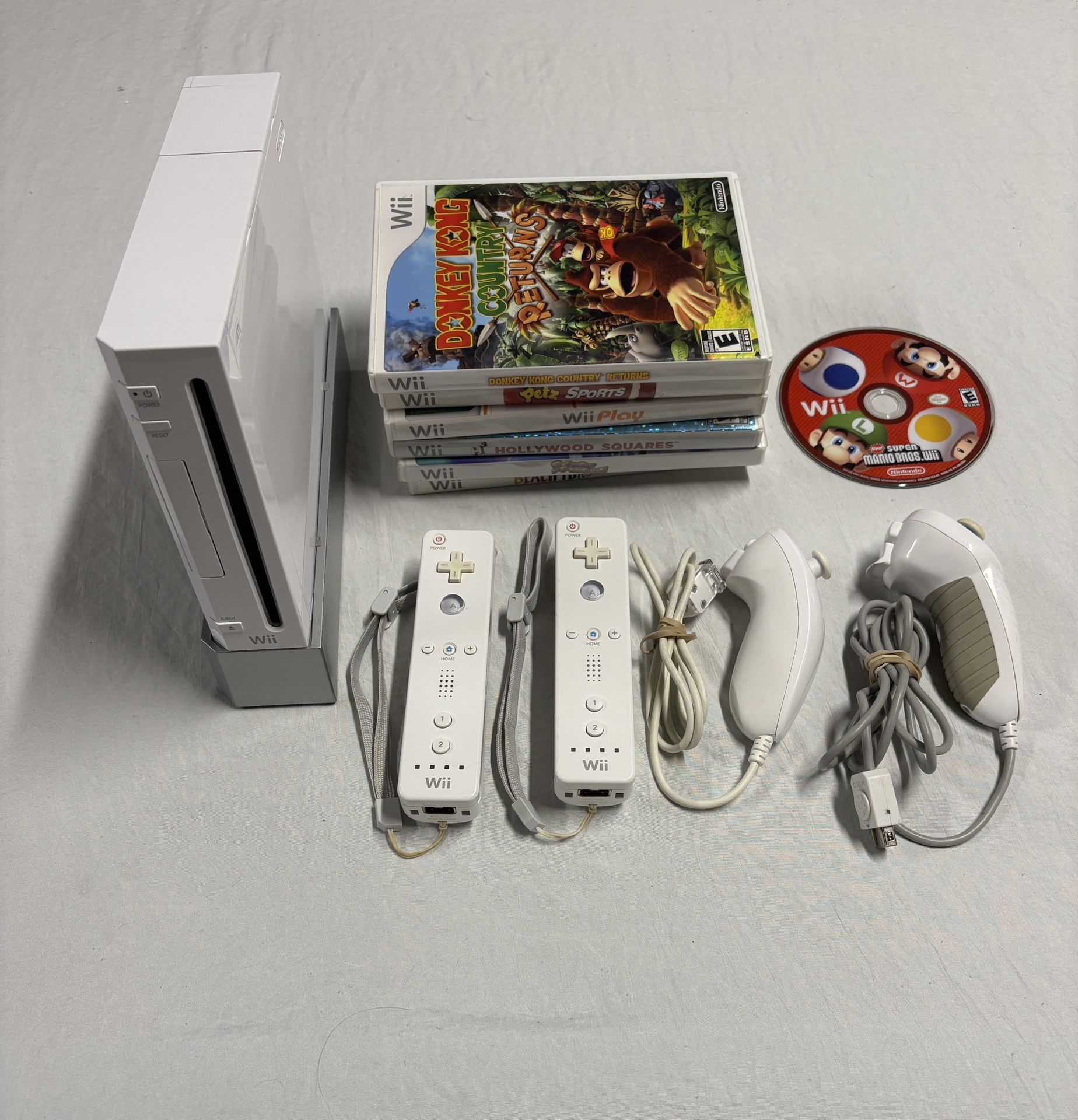 Nintendo Wii w/ Super Mario & Donkey Kong!