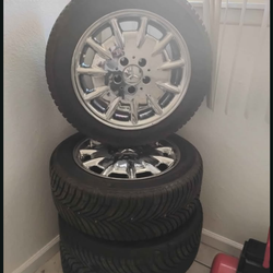 (4 ) Mercedes chrome rims and Michelin 235/55 R 16"