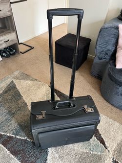 Rolling Business Briefcase with Locking Compartments