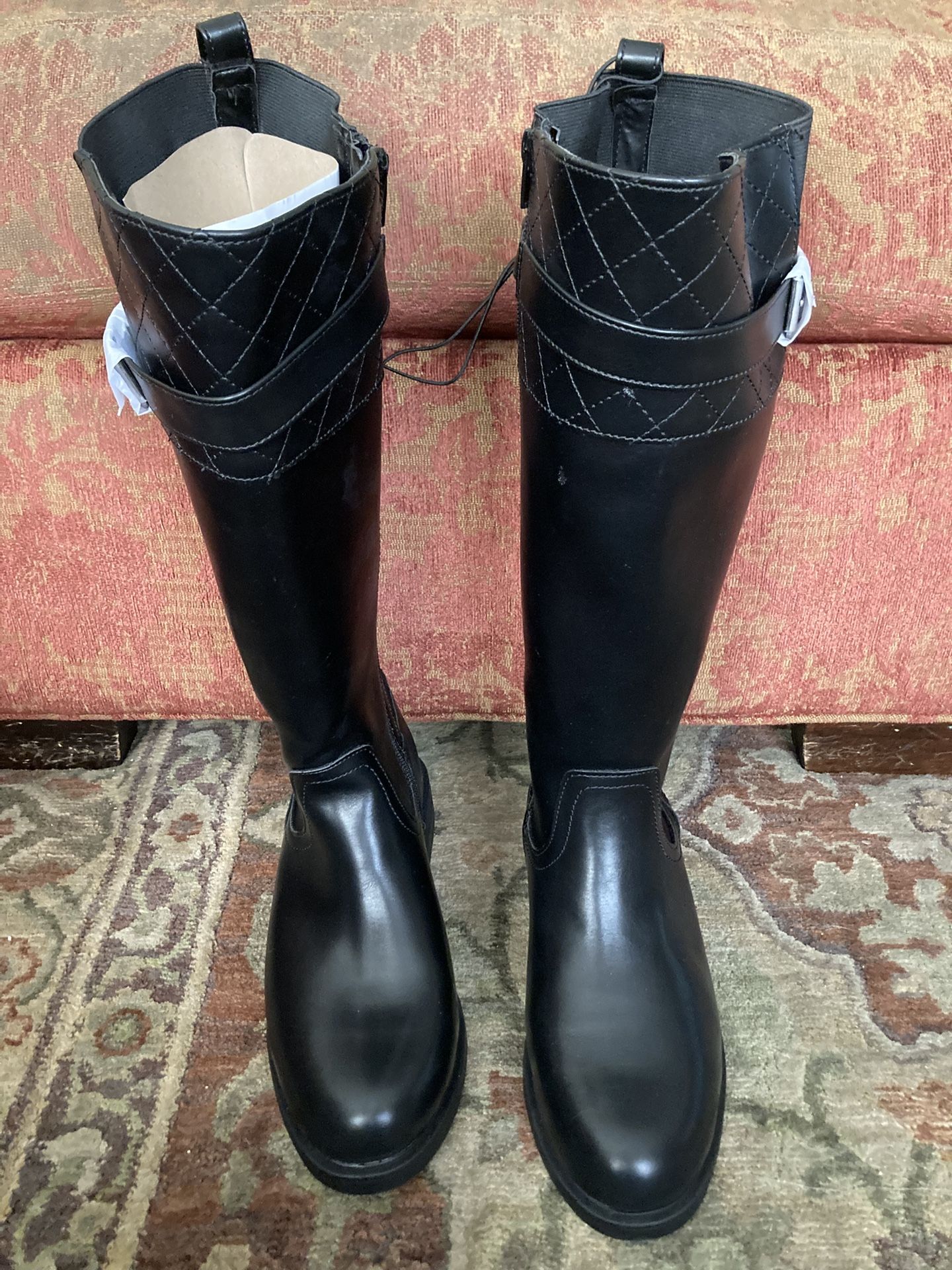 Black Boots Size 7.5 $25.00 Saint Johns Bay