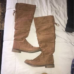 Girls Boots Size 1 Worn One Time! 