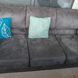 3 Seater Sofa With 2 Cousins