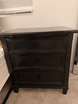 Bassett 3 Drawer Nightstands
