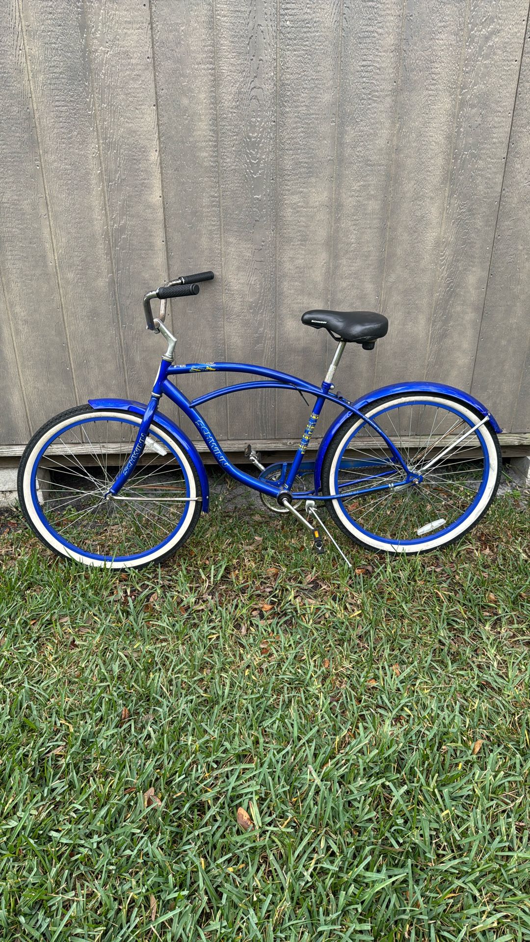 Blue Schwinn Bike $25 If The Adds Up It’s Available