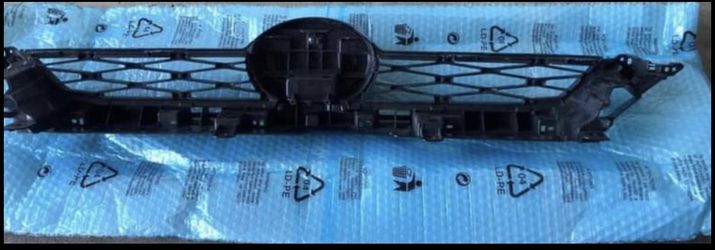 TOYOTA 4 Runner Front Grille Set