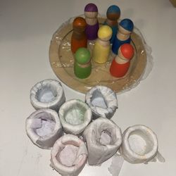 Rainbow '7 Friends' Set of Wooden Sorting & Matching Rainbow Peg Dolls with Tray