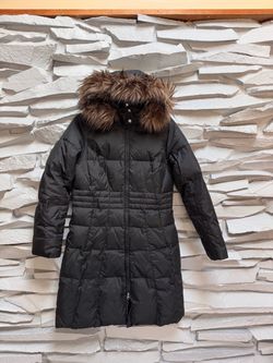 Nine West- 100% Down filled hooded Long Puffer Coat w/Faux Fur Trim. Mint cond!