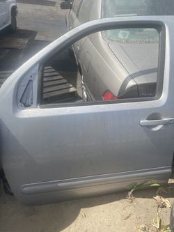 2007 pathfinder driver side door shell