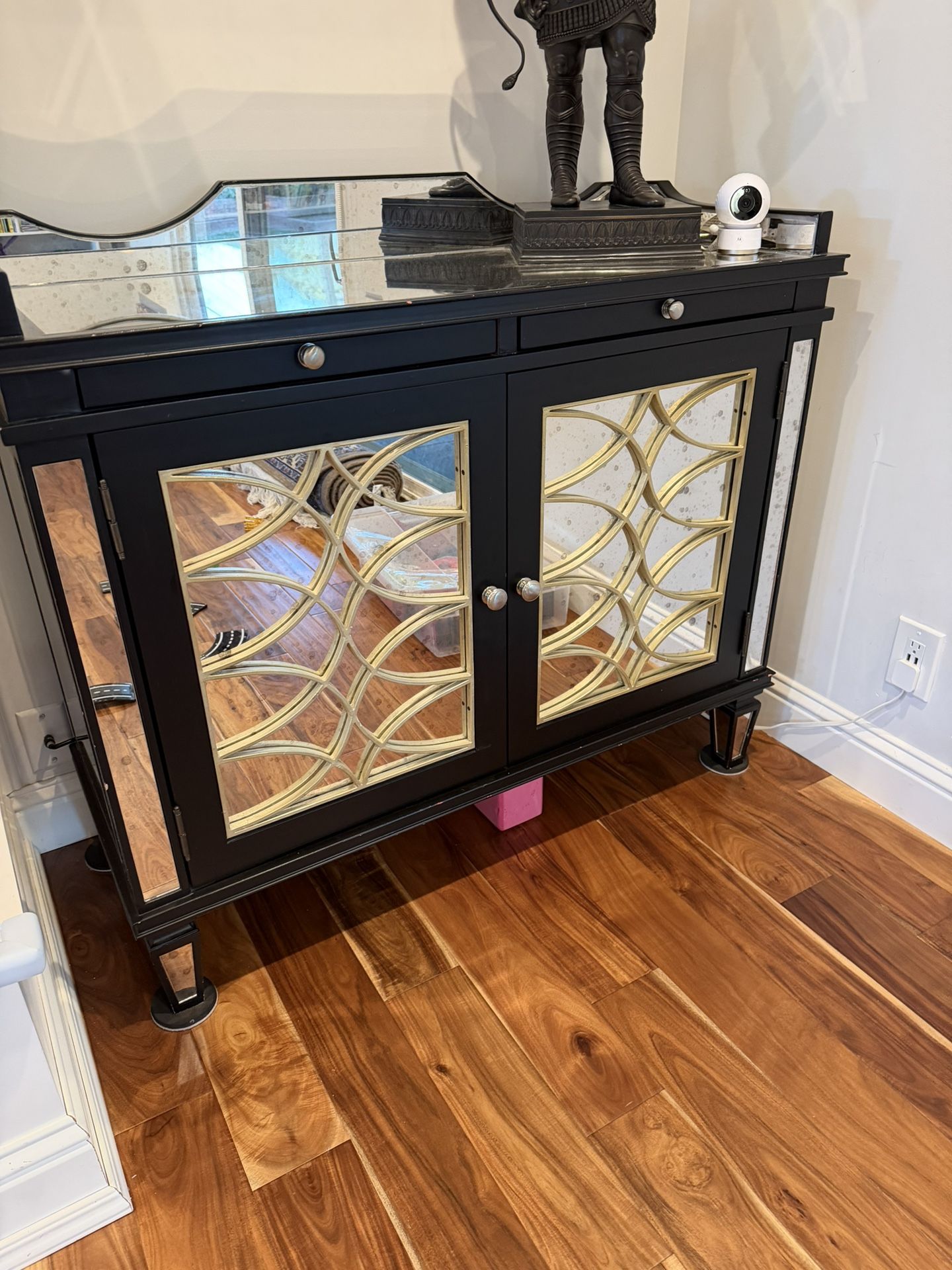 Z-Gallery Salvatore Mirrored Bar Cabinet