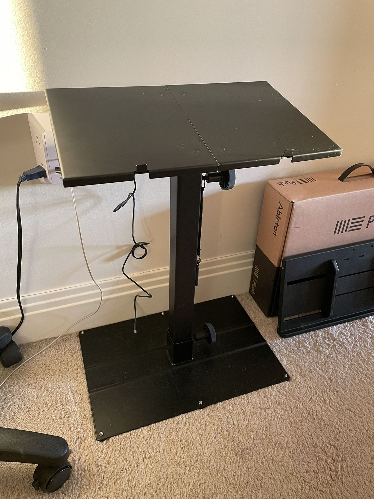 On-Stage MIDI/Synthesizer Stand