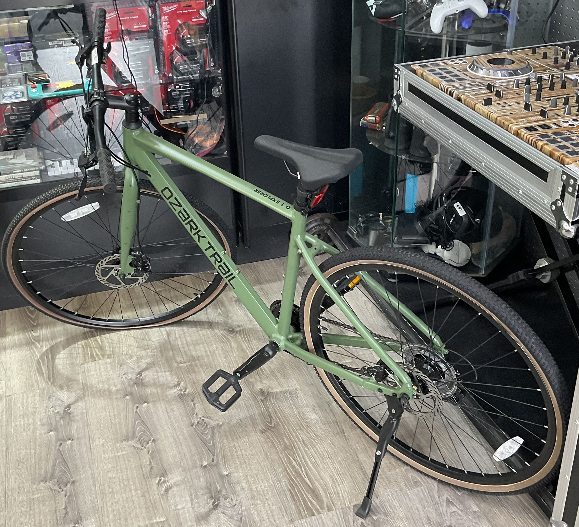 Ozark Trail Mountain Bike. Ready To Ride  Great Brakes