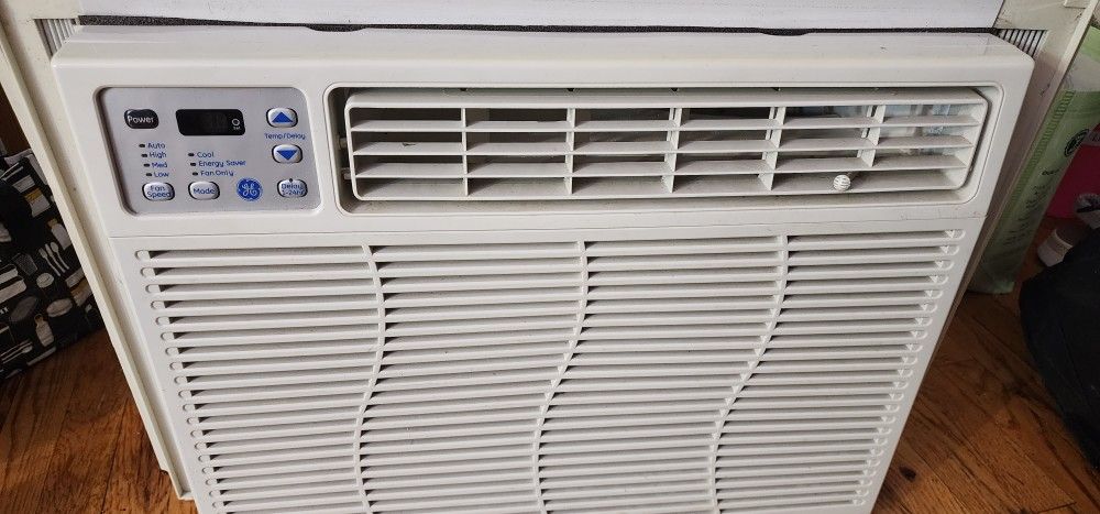 GE 18,000 BTU Window AC – 230V – Works Great