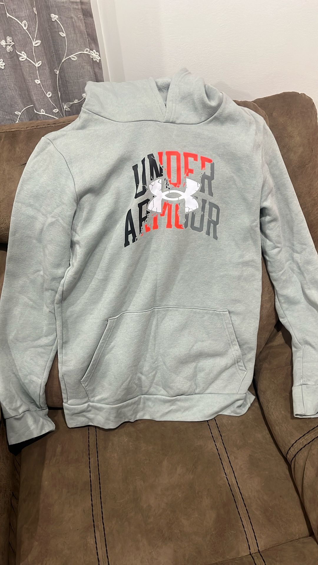YXL UNDER ARMOUR HOODY AnD SWEATS