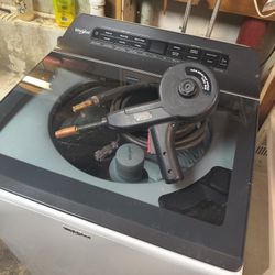 LINCOLN  ELECTRIC MAGNUM PRO 100 SG