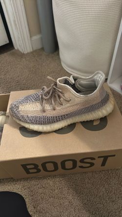 Yeezy Boost 350 v2 Size 6.5