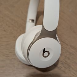 Beats Solo Pro