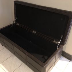 Seater Chest