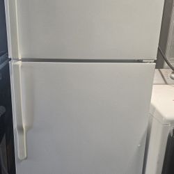 White Top Freezer Refrigerator 