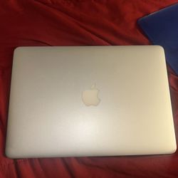 Apple MacBook Air 13-Inch 1.6GHz Intel Core I5 2015 8GB