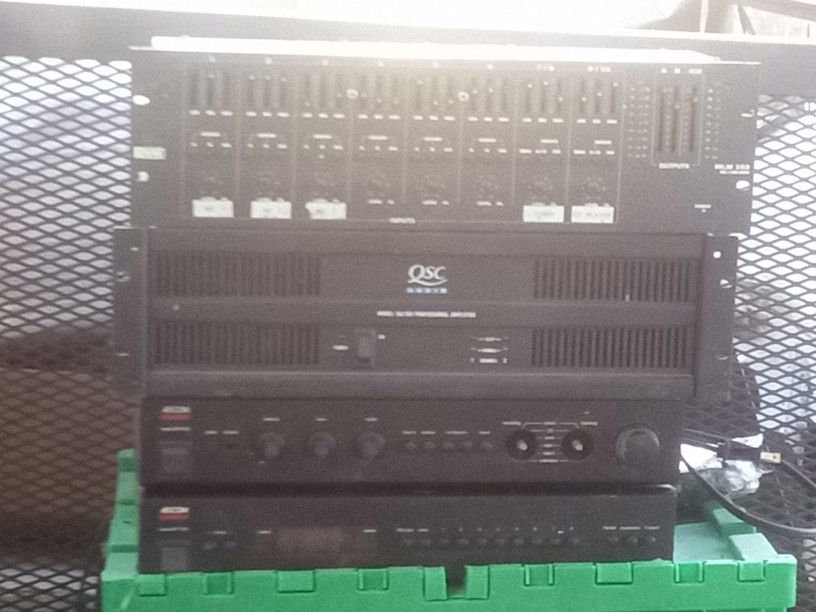 QSC ISA750