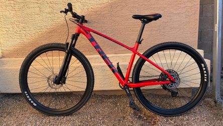 Trek Marlin 8 Gen 2 mountain bike
