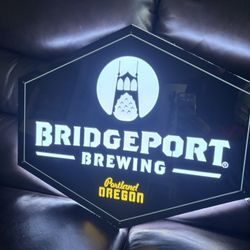 ! Amazing custom sign with emblematic St John’s Bridge!