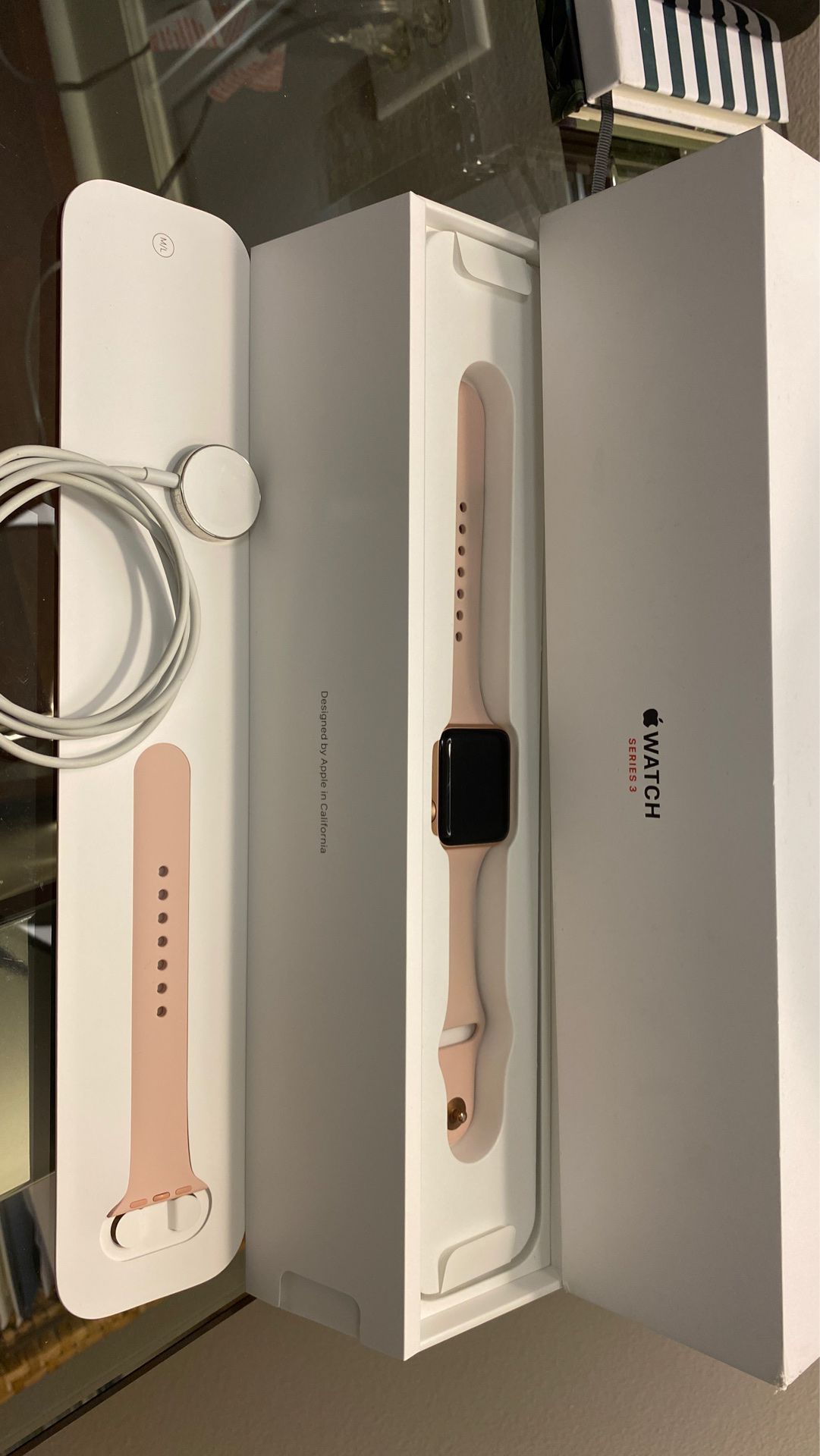 Apple Watch 38MM 3 Series - Rose Gold - Size Small