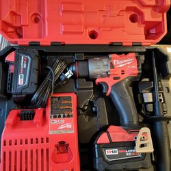 M18 FUEL 18V Lithium-Ion Brushless Cordless 1/2 in. Hammer Drill Driver Kit with Two 5.0 Ah Batteries and Hard Case