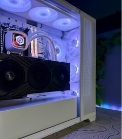 Gaming PC: 32GB DDR5 | RTX 4080 Super | Ryzen 9 9900x