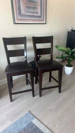 2 High Back Counter Height Bar Stools – Espresso Brown – Excellent Condition