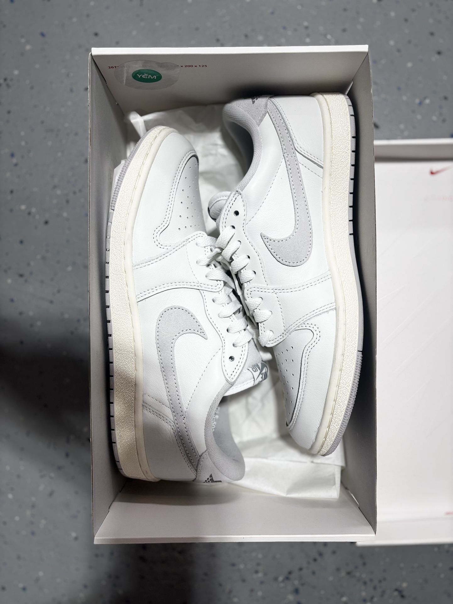 Jordan 1 low neutral grey