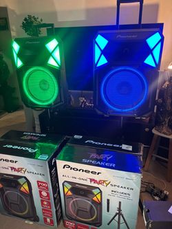 Pioneer ! Ultimate Party Speaker ! 700 Watts, RGB LED Lights + Stand, Microphone, Karaoke & DJ Ready