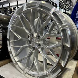 22” DOLCE Magari Wheels  Gloss Silver Machine Finish  Brand New in Box 