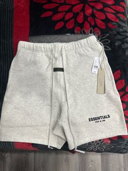 Light oat Essentials shorts