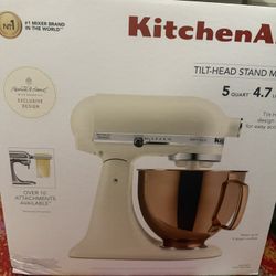 Unopened KitchenAid Stand mixer 