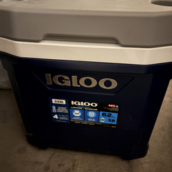 62qt Igloo cooler with wheels