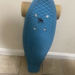 Authentic Penny Board in excellent condition. Smooth ride, lightweight, and perfect for cruising around campus, city rides, or beach paths.
