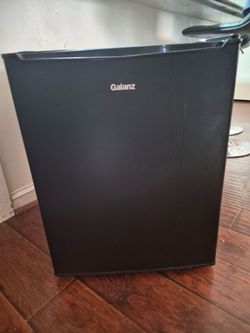 Mini fridge