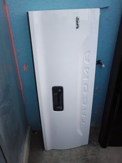 Tacoma Tailgate White