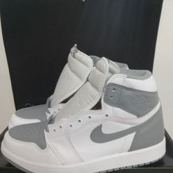 Air Jordan 1 Retro Men Size 9.5 New W/Box