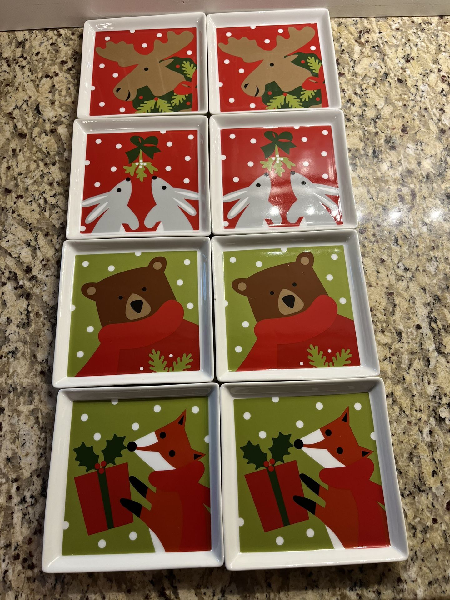 8 CRATE AND BARREL CHRISTMAS SQUARE APPETIZER DESSERT PLATES 6” NEW!