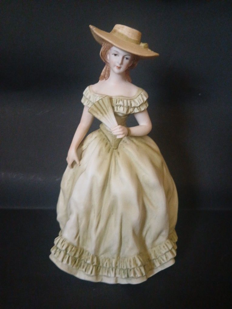 19th Century Meissen Porcelain Figurine Lady in Green with Fan (#7661) 8.5" tall
Small chip in hat