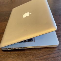 MacBook Pro 13” Core 2 Duo, 6Gb Ram 500GB STORAGE 