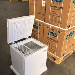 3.5 Cu.Ft Chest Freezer 7 Gears, Deep Compact Freezer with a Removable Basket