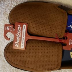 New M 9/10 Men Slippers 