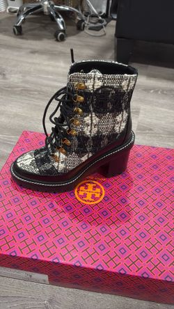 Size 7 son poco mas grandes