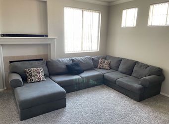 Ashley Furniture 3pcs sectional